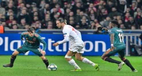  أياكس يقترب من ثمن النهائي بثنائية في شباك "المتذيل" ليل (فيديو)